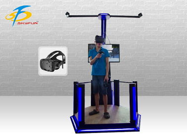 Un simulatore divertente del giocatore HTC Vive con il materiale del ferro di due maniglie del gioco